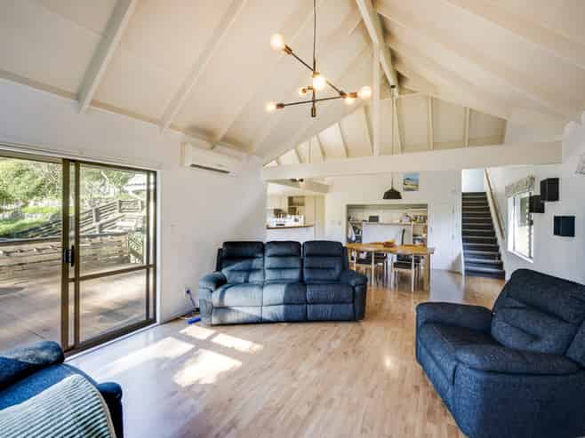 22 Burns Road, Hospital Hill