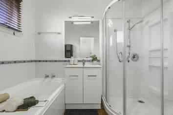 172 Western Hills Drive, Kensington