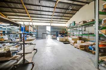 High-Stud Industrial Warehouse