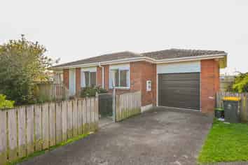 2/14 Leslie Place, Otara