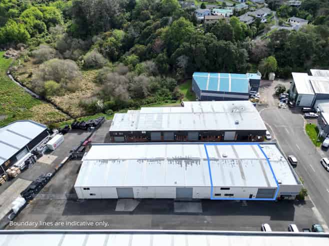 Versatile Judea Warehouse with ample parking