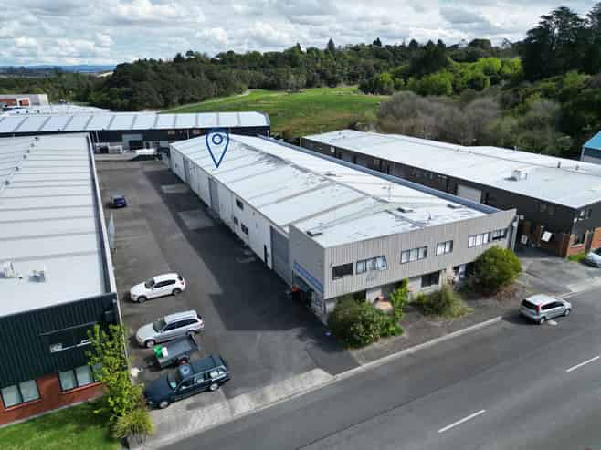 Large central warehouse with ample yard