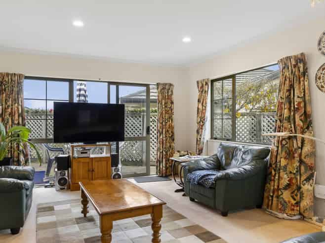 31 Lakeridge Close, Rangatira Park