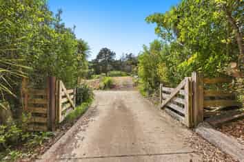 27A Gracechurch Drive, Flat Bush