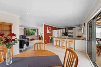 25 Kanawa St, Waikanae
