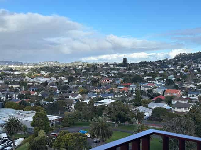 805/2B Te Ara Taurapa, Point Chevalier