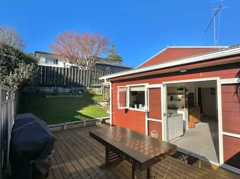 2/375 Wairau Road, Totara Vale