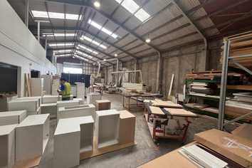 Standalone Gracefield warehouse with yard