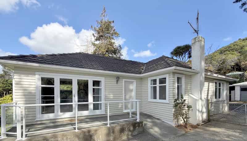 6 Bledisloe Crescent, Wainuiomata