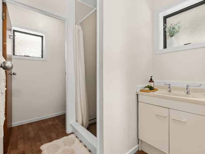 2 Hastings Street, Waikanae Beach