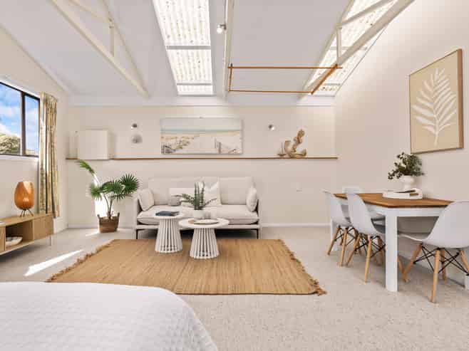 2 Hastings Street, Waikanae Beach