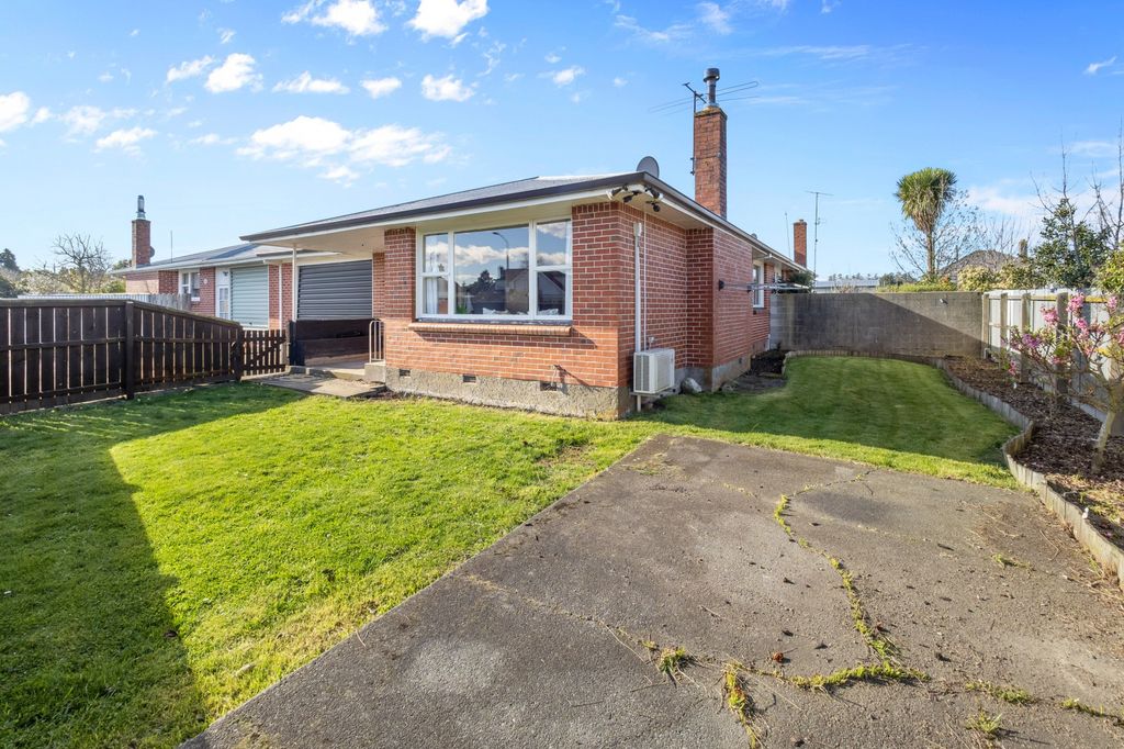 Central convenience, easy living 2