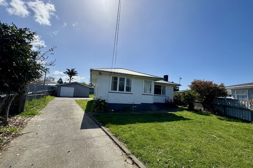 403 Huia Street 1