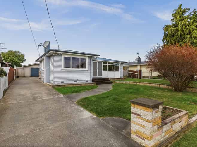 72 Harold Holt Avenue, Onekawa