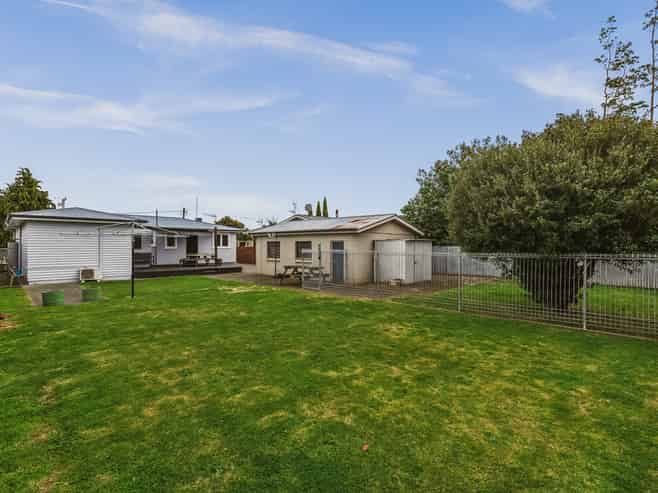 72 Harold Holt Avenue, Onekawa