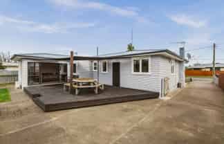 72 Harold Holt Avenue, Onekawa