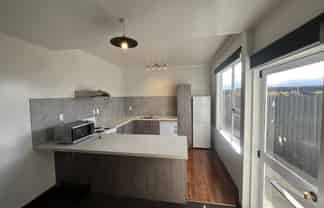 b/192  Griffiths Road, Winslow