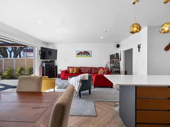 250B Courtenay Street, Strandon