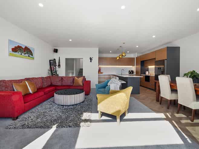 250B Courtenay Street, Strandon