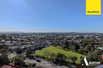 8 Waikumete Road, Glen Eden