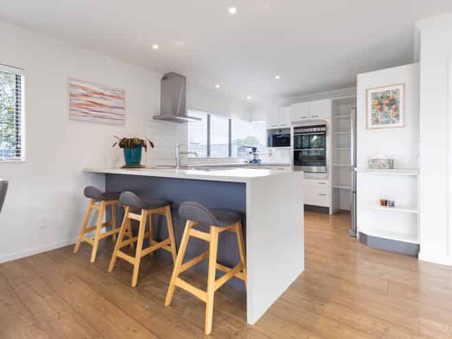 19 Reeves Street, Waikanae Beach