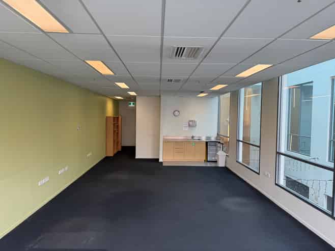 CBD Office Space in Wall Street Mall