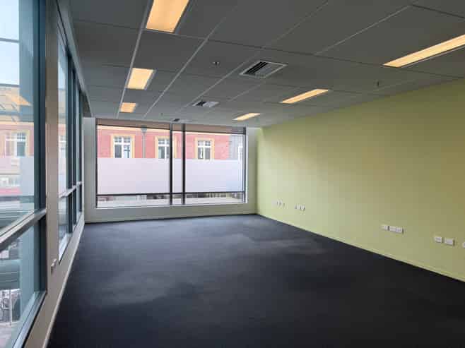 CBD Office Space in Wall Street Mall