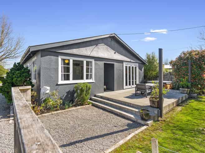 24 Kuratawhiti Street, Greytown