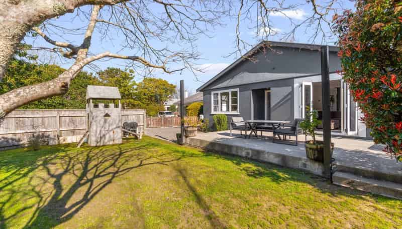 24 Kuratawhiti Street, Greytown