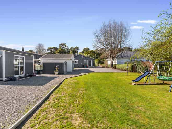 24 Kuratawhiti Street, Greytown