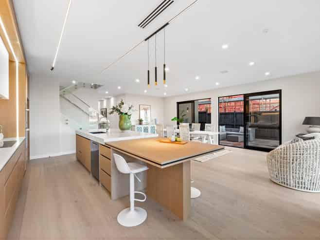 33 Streamview Way, Long Bay