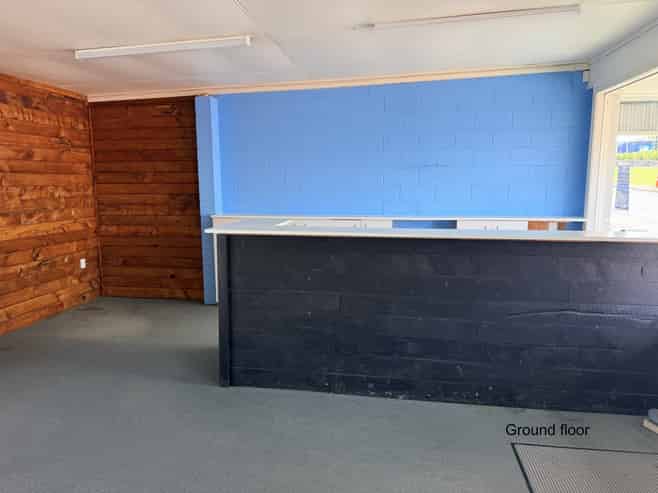 Retail and yard space in a key commercial location