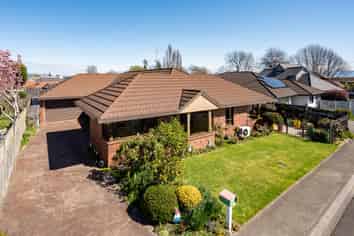 5 Evergreen Way , Stoke