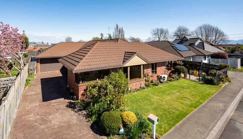 5 Evergreen Way , Stoke