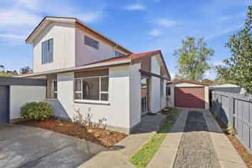 2/16 Kawau Crescent, Bromley