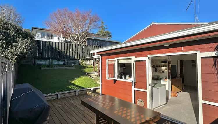 2/375 Wairau Road, Totara Vale