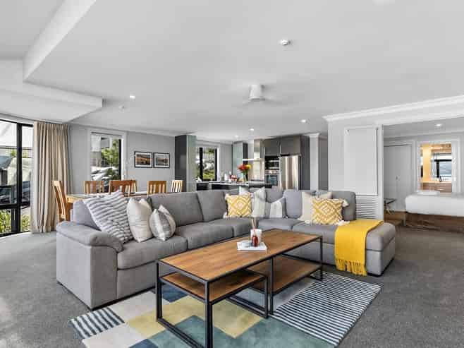 Unit 906/34 Lake Esplanade, Queenstown Central