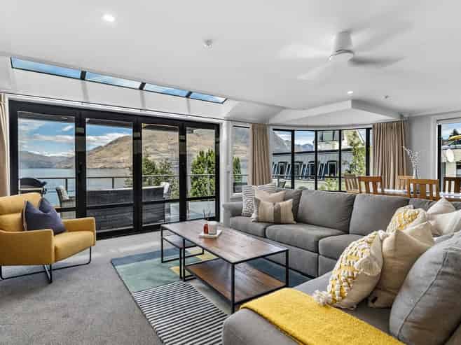 Unit 906/34 Lake Esplanade, Queenstown Central