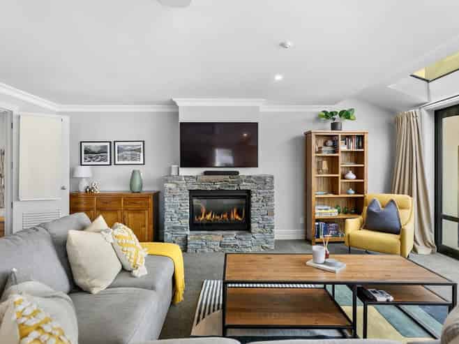 Unit 906/34 Lake Esplanade, Queenstown Central