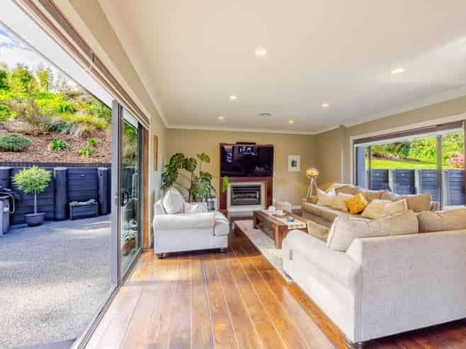 18 Lakeview Terrace, Taradale