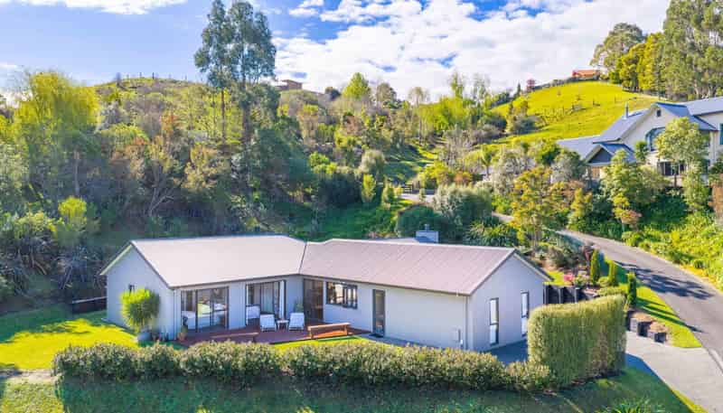 18 Lakeview Terrace, Taradale