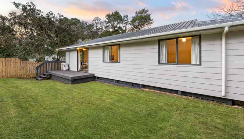 8A Alidade Place, Massey