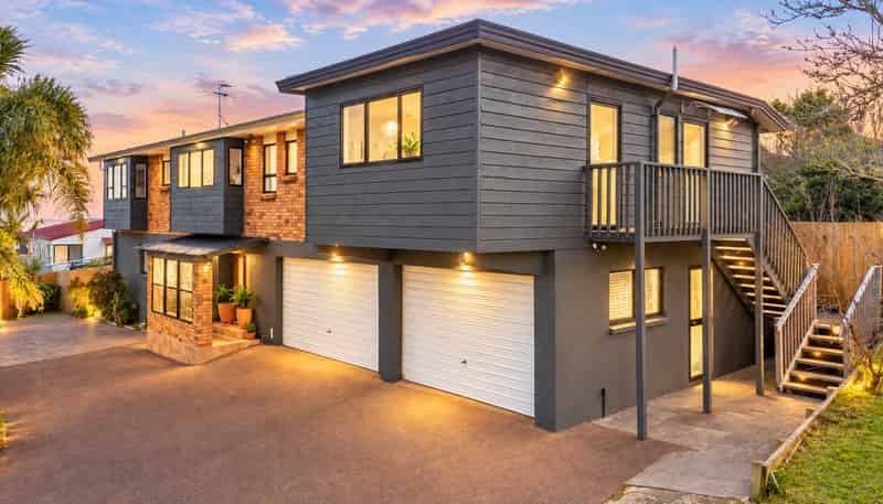 9 Cambric Place, Botany Downs
