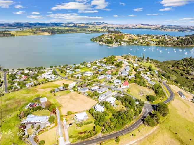 38 Oxford Street, Whakapirau