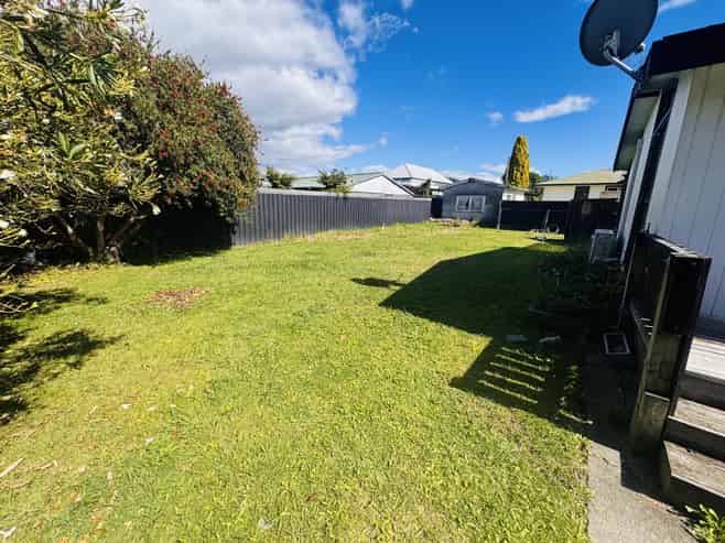 2/211 Garnett Street, Raureka