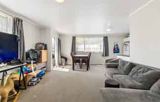 2/77 Redcrest Ave, Red Hill