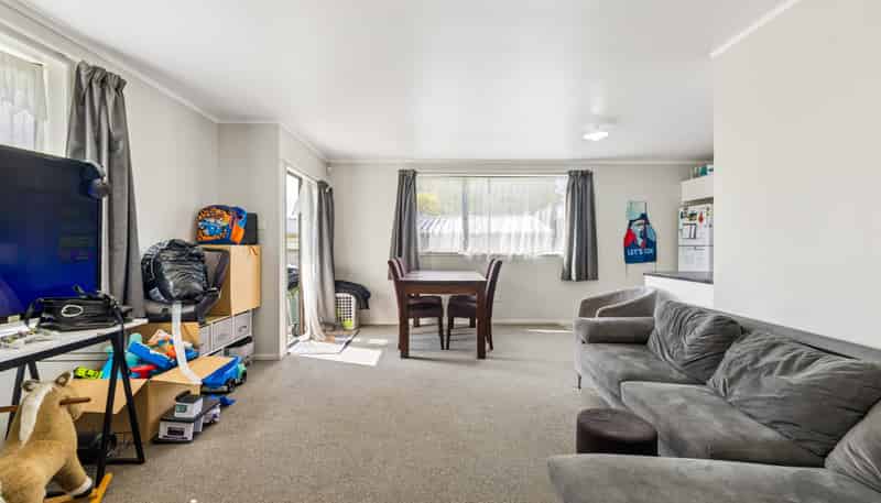 2/77 Redcrest Ave, Red Hill