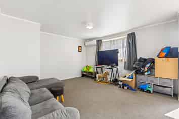2/77 Redcrest Ave, Red Hill