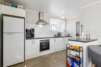 2/77 Redcrest Ave, Red Hill