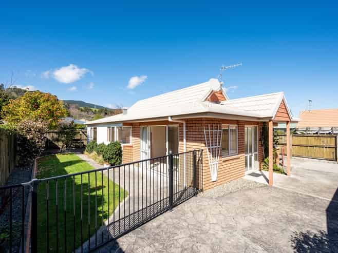 81b Kingsford Drive, Stoke